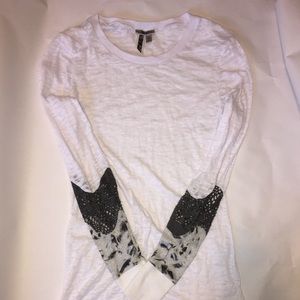 Women’s lightweight long sleeve shirt